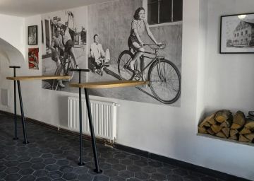 Tapety rewalluce interiér restaurace