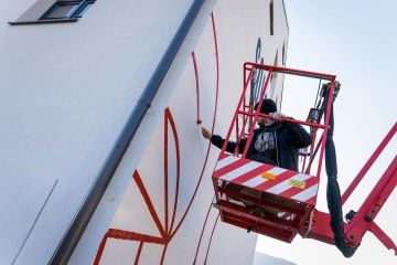 malovani loga na fasadu